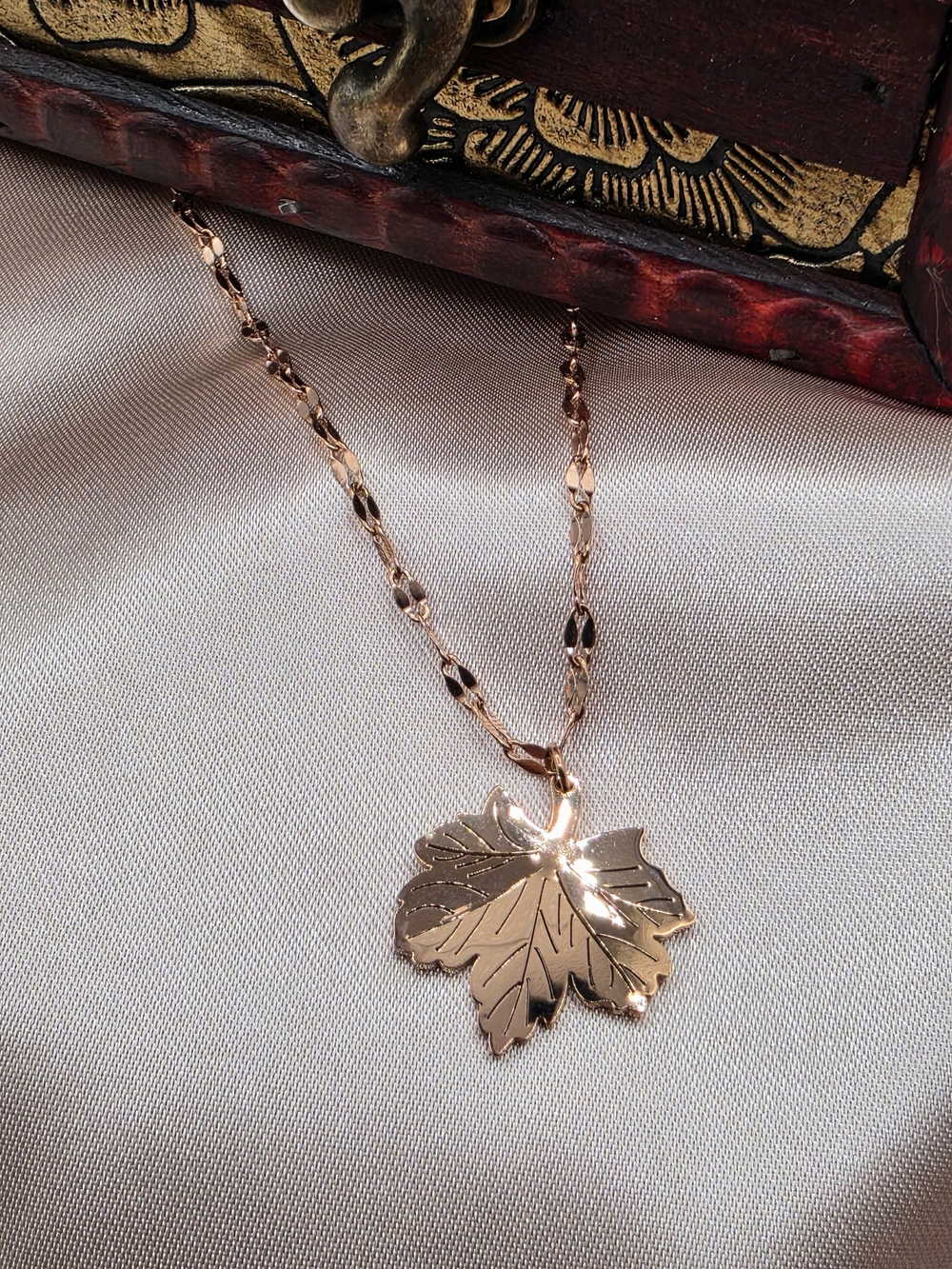 ✨ Dainty Rose Gold-Tone Maple Leaf Pendant Necklace ✨